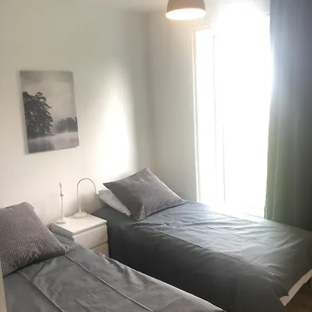 3 Bedroom At Margretheholmsvej With Balcony Near The Opera House And The Center 2