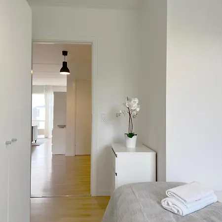3 Bedroom At Margretheholmsvej With Balcony Near The Opera House And The Center 2 Apartmán