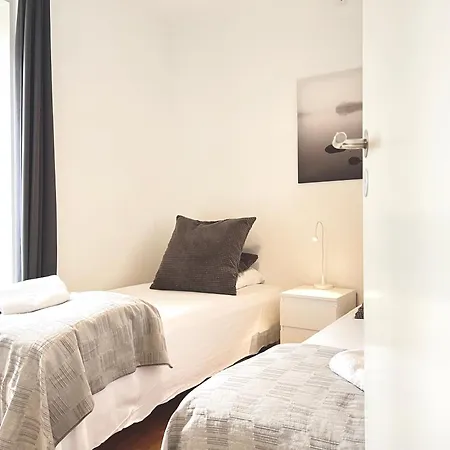 3 Bedroom At Margretheholmsvej With Balcony Near The Opera House And The Center 2 Kodaň