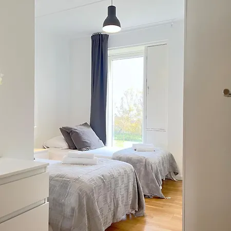 3 Bedroom At Margretheholmsvej With Balcony Near The Opera House And The Center 2 *